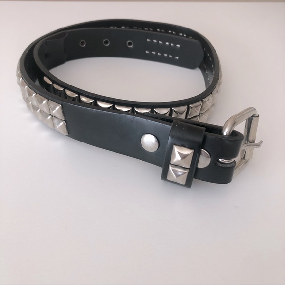 Hot Topic Accessories Hot Topic Mens Studded Pyramid Belt Faux